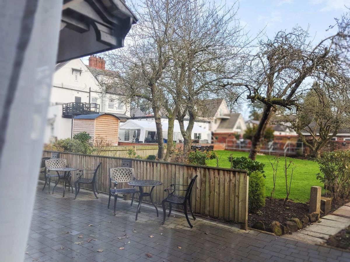 Woodcote Hotel Hooton Exterior foto